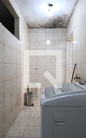 Casa à venda com 100m², 4 quartos e 2 vagasLavanderia - casa 1