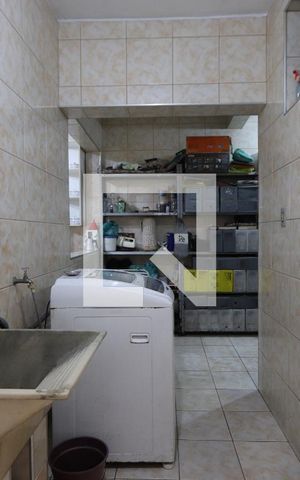 Casa à venda com 100m², 4 quartos e 2 vagasLavanderia - casa 1