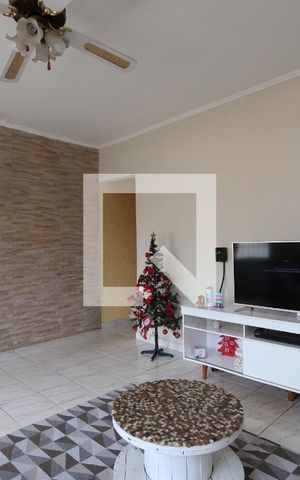 Casa à venda com 100m², 4 quartos e 2 vagasSala - casa 2