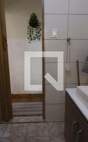 Casa à venda com 100m², 4 quartos e 2 vagasBanheiro - casa 1