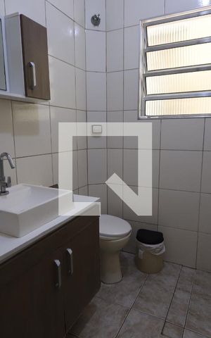 Casa à venda com 100m², 4 quartos e 2 vagasBanheiro - casa 1