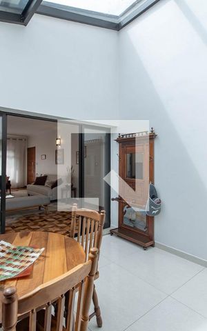 Casa à venda com 225m², 4 quartos e 3 vagas Casa à venda com 225m², 4 quartos e 3 vagasJardim de Inverno