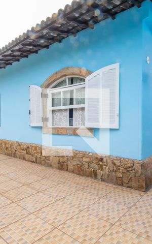Casa à venda com 948m², 4 quartos e 6 vagas Casa à venda com 948m², 4 quartos e 6 vagasQuintal