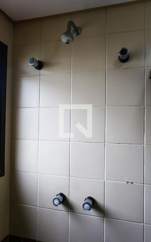 Apartamento à venda com 193m², 4 quartos e 4 vagas Apartamento à venda com 193m², 4 quartos e 4 vagasBanheiro da Suíte 3