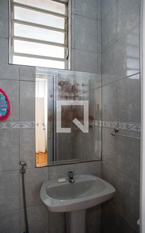 Apartamento à venda com 350m², 5 quartos e 3 vagas Apartamento à venda com 350m², 5 quartos e 3 vagasBanheiro da Suíte 2
