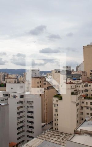 Apartamento à venda com 350m², 5 quartos e 3 vagas Apartamento à venda com 350m², 5 quartos e 3 vagasVista