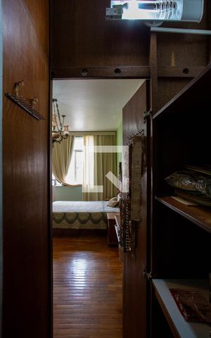 Apartamento à venda com 350m², 5 quartos e 3 vagas Apartamento à venda com 350m², 5 quartos e 3 vagasCloset da suíte