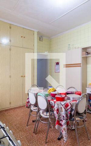 Casa à venda com 307m², 2 quartos e 2 vagas Casa à venda com 307m², 2 quartos e 2 vagasCozinha