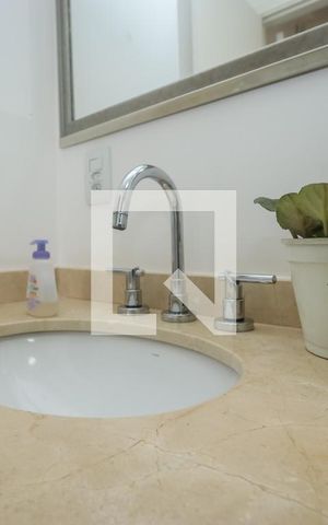 Apartamento à venda com 140m², 3 quartos e 2 vagas Apartamento à venda com 140m², 3 quartos e 2 vagasBanheiro da Suite 3