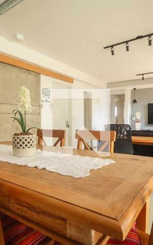 Apartamento à venda com 140m², 3 quartos e 2 vagas Apartamento à venda com 140m², 3 quartos e 2 vagasSala de Jantar