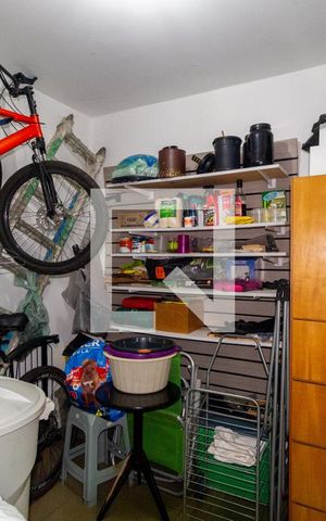 Casa à venda com 250m², 4 quartos e 2 vagas Casa à venda com 250m², 4 quartos e 2 vagasQuarto de Serviço