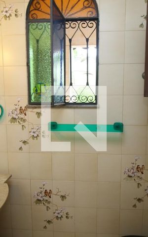 Casa à venda com 256m², 3 quartos e 2 vagasBanheiro da Suíte 2