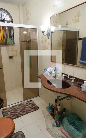Casa à venda com 256m², 3 quartos e 2 vagasBanheiro da Suíte 1