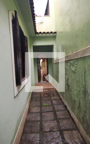 Casa à venda com 256m², 3 quartos e 2 vagasCorredor Lateral