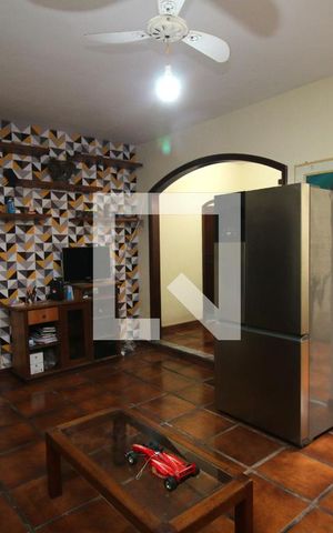 Casa à venda com 256m², 3 quartos e 2 vagasSala