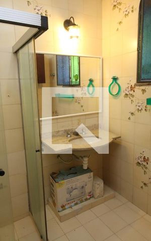 Casa à venda com 256m², 3 quartos e 2 vagasBanheiro da Suíte 2