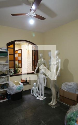 Casa à venda com 256m², 3 quartos e 2 vagasQuarto 2 - Suíte