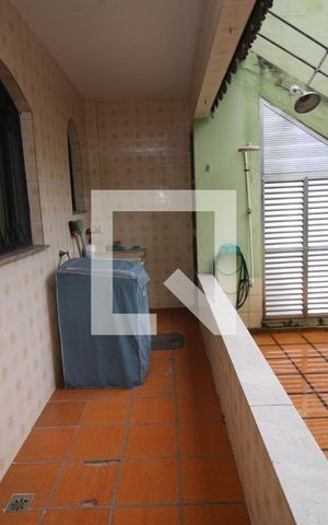 Casa à venda com 256m², 3 quartos e 2 vagasÁrea de Serviço