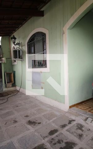 Casa à venda com 256m², 3 quartos e 2 vagasGaragem