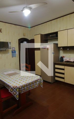 Casa à venda com 256m², 3 quartos e 2 vagasCozinha
