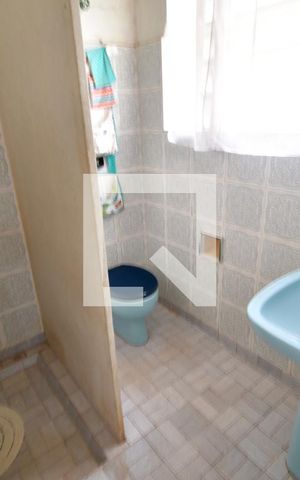 Casa à venda com 160m², 2 quartos e 5 vagasBanheiro de serviço
