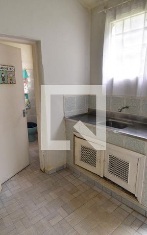 Casa à venda com 160m², 2 quartos e 5 vagasBanheiro de serviço