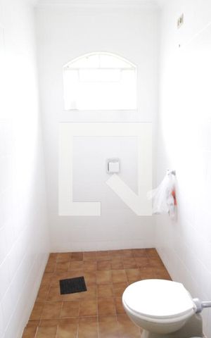Casa para alugar com 350m², 7 quartos e 5 vagasBanheiro 1