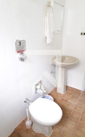 Casa para alugar com 350m², 7 quartos e 5 vagasBanheiro 1
