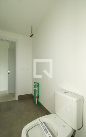 Apartamento à venda com 115m², 3 quartos e 2 vagas Apartamento à venda com 115m², 3 quartos e 2 vagasBanheiro da Suíte