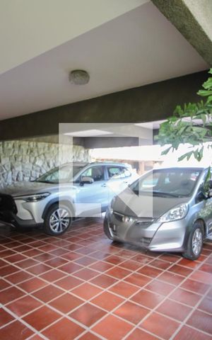 Casa à venda com 2000m², 4 quartos e 10 vagasGaragem