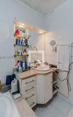 Casa à venda com 409m², 4 quartos e 5 vagas Casa à venda com 409m², 4 quartos e 5 vagasBanheiro do Quarto 4