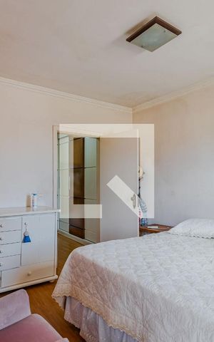 Casa à venda com 409m², 4 quartos e 5 vagas Casa à venda com 409m², 4 quartos e 5 vagasQuarto 4