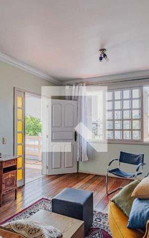 Casa à venda com 409m², 4 quartos e 5 vagas Casa à venda com 409m², 4 quartos e 5 vagasSala