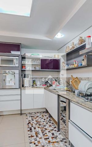 Casa à venda com 409m², 4 quartos e 5 vagas Casa à venda com 409m², 4 quartos e 5 vagasCozinha