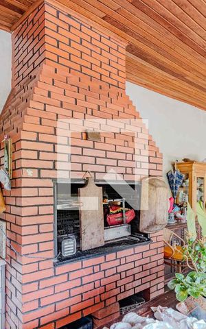 Casa à venda com 409m², 4 quartos e 5 vagas Casa à venda com 409m², 4 quartos e 5 vagasÁrea externa