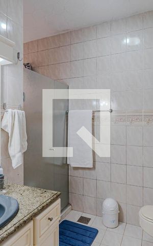 Casa à venda com 409m², 4 quartos e 5 vagas Casa à venda com 409m², 4 quartos e 5 vagasBanheiro