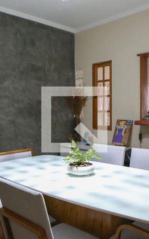 Casa à venda com 174m², 3 quartos e 2 vagas Casa à venda com 174m², 3 quartos e 2 vagasSala de Jantar