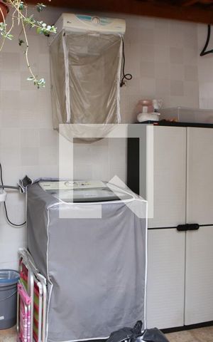 Casa à venda com 174m², 3 quartos e 2 vagas Casa à venda com 174m², 3 quartos e 2 vagasÁrea de Serviço