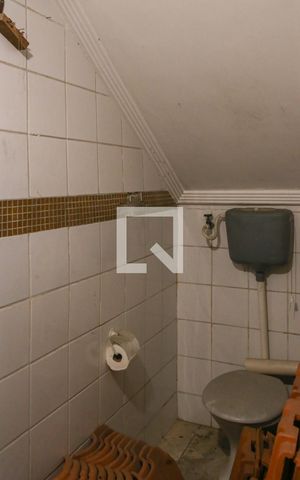Casa à venda com 174m², 3 quartos e 2 vagas Casa à venda com 174m², 3 quartos e 2 vagasGaragem e banheiro
