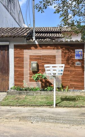 Casa à venda com 91m², 2 quartos e 2 vagas Casa à venda com 91m², 2 quartos e 2 vagasFachada