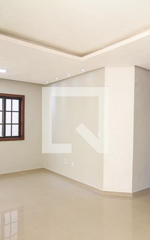 Casa à venda com 91m², 2 quartos e 2 vagas Casa à venda com 91m², 2 quartos e 2 vagasSala