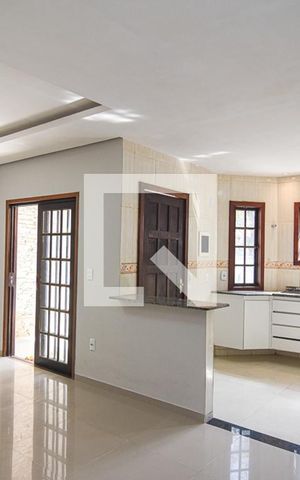 Casa à venda com 91m², 2 quartos e 2 vagas Casa à venda com 91m², 2 quartos e 2 vagasSala