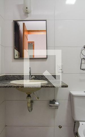 Casa à venda com 91m², 2 quartos e 2 vagas Casa à venda com 91m², 2 quartos e 2 vagasBanheiro Social