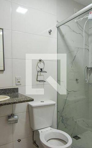 Casa à venda com 91m², 2 quartos e 2 vagas Casa à venda com 91m², 2 quartos e 2 vagasBanheiro Social