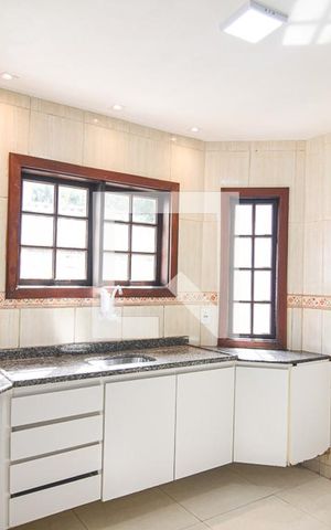 Casa à venda com 91m², 2 quartos e 2 vagas Casa à venda com 91m², 2 quartos e 2 vagasCozinha