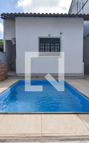 Casa à venda com 91m², 2 quartos e 2 vagas Casa à venda com 91m², 2 quartos e 2 vagasPiscina