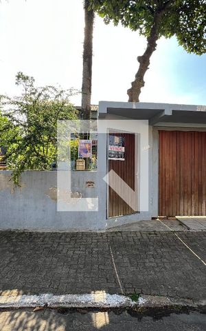 Casa à venda com 105m², 2 quartos e 1 vaga Casa à venda com 105m², 2 quartos e 1 vagaFachada