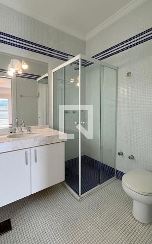 Casa de condomínio para alugar com 700m², 5 quartos e 5 vagasBanheiro da Suíte 4