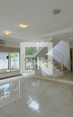 Casa de condomínio para alugar com 700m², 5 quartos e 5 vagasSala