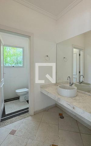 Casa de condomínio para alugar com 700m², 5 quartos e 5 vagasBanheiro